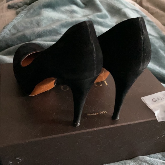 Black Suede Gucci Pumps GUC with box/spare lifts - Picture 3 of 9